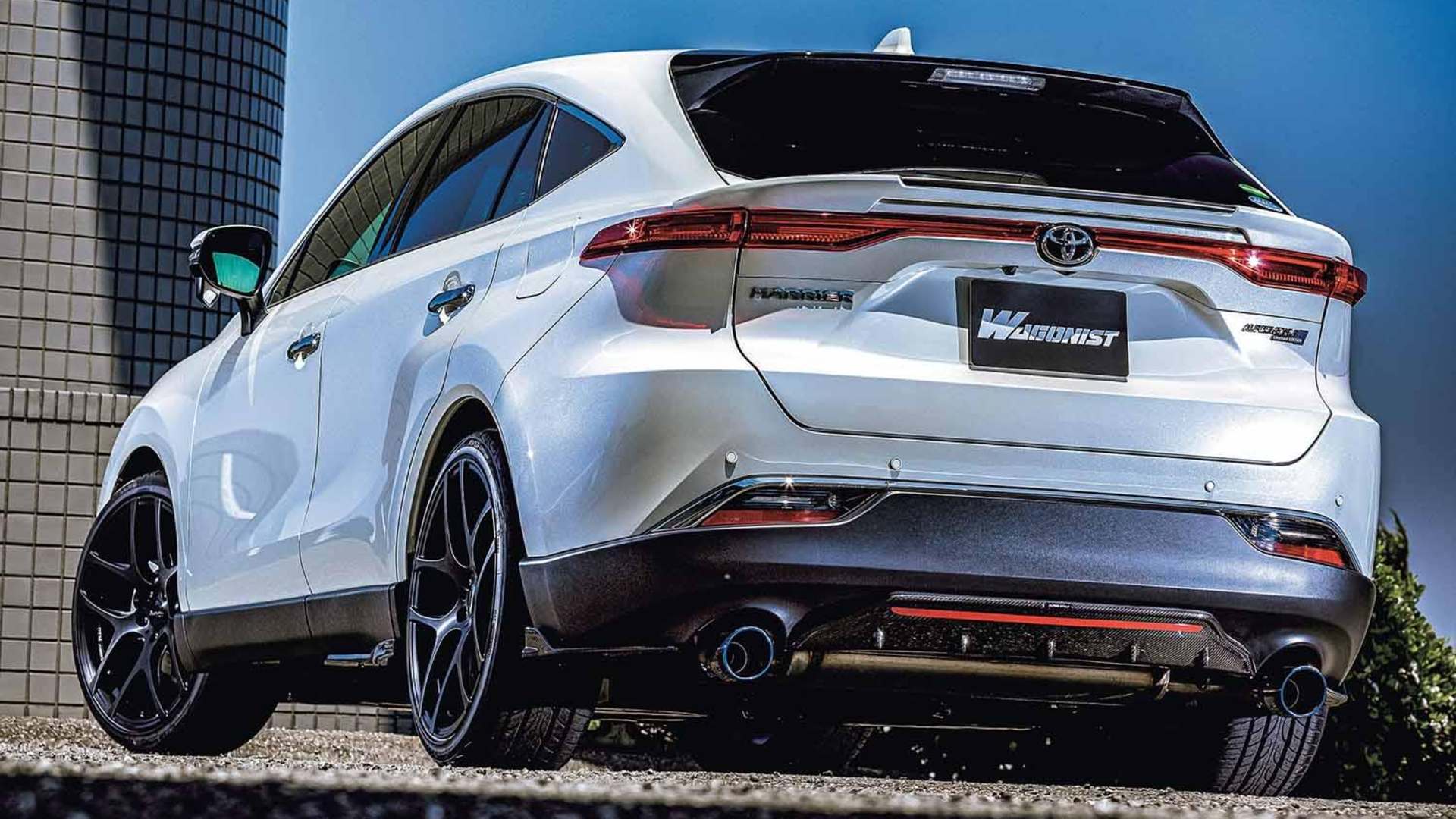 Toyota Harrier получил спортивный обвес Alpine Style