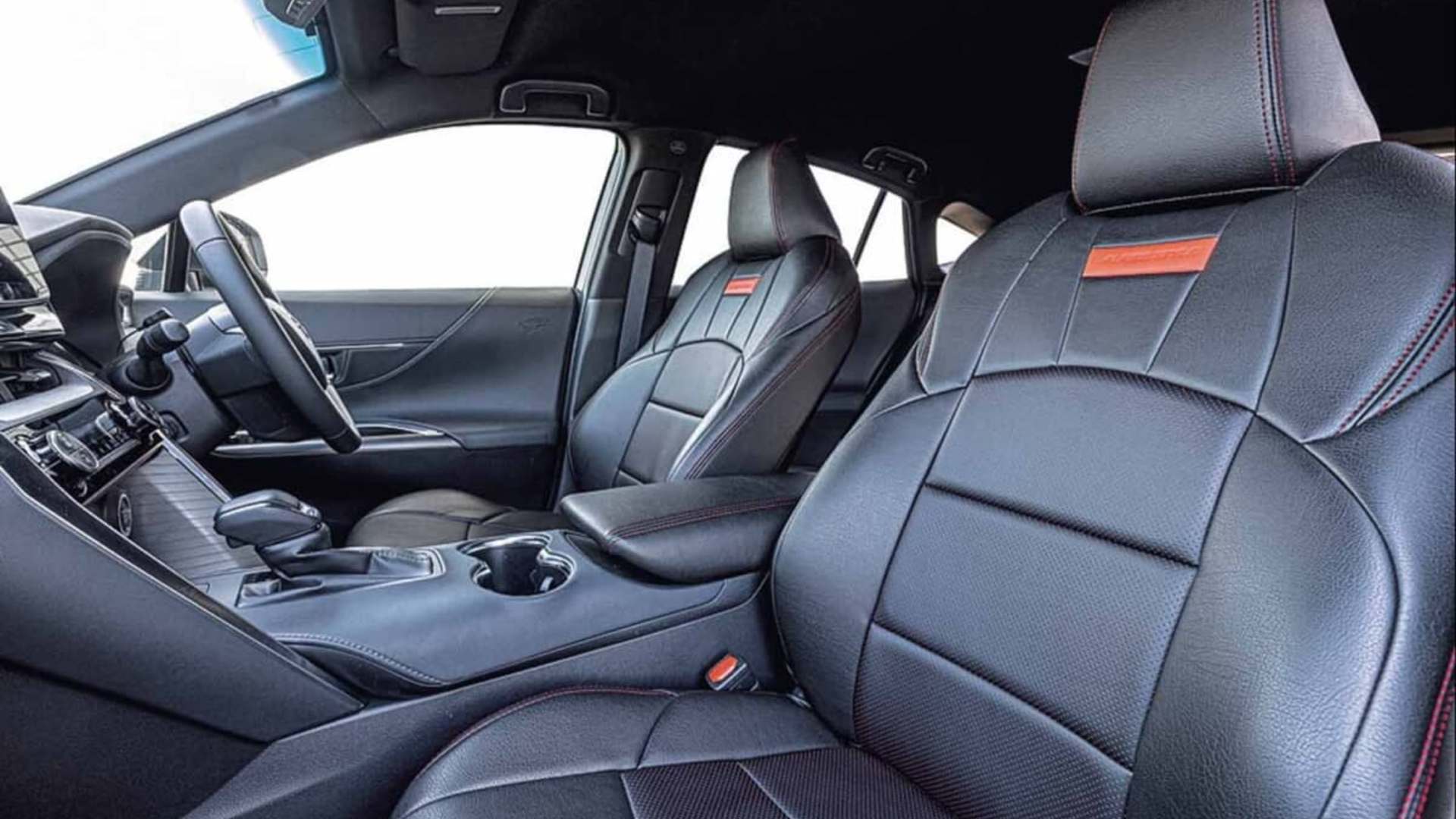 Toyota Harrier получил спортивный обвес Alpine Style