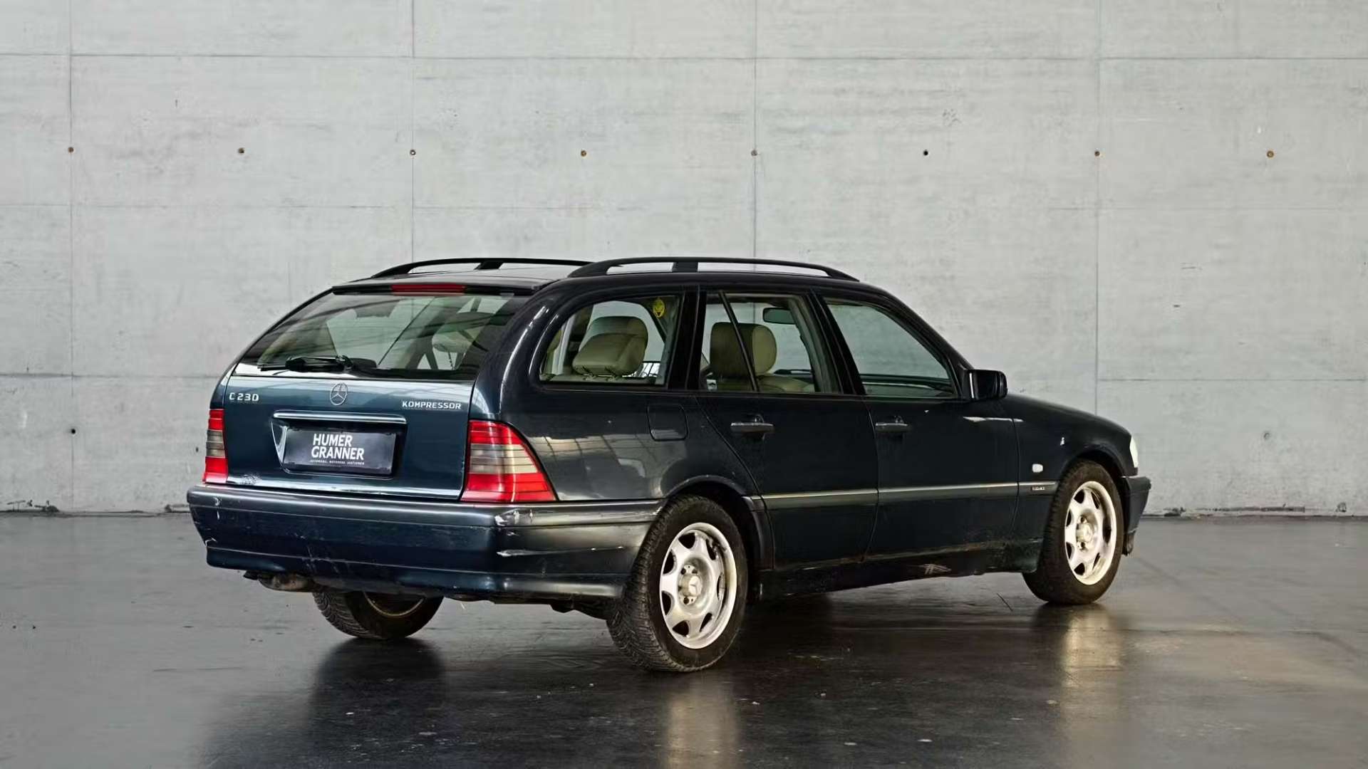 Mercedes C 230 Kompressor чемпиона Формулы 1 Ники Лауды продадут на аукционе по доступной цене
