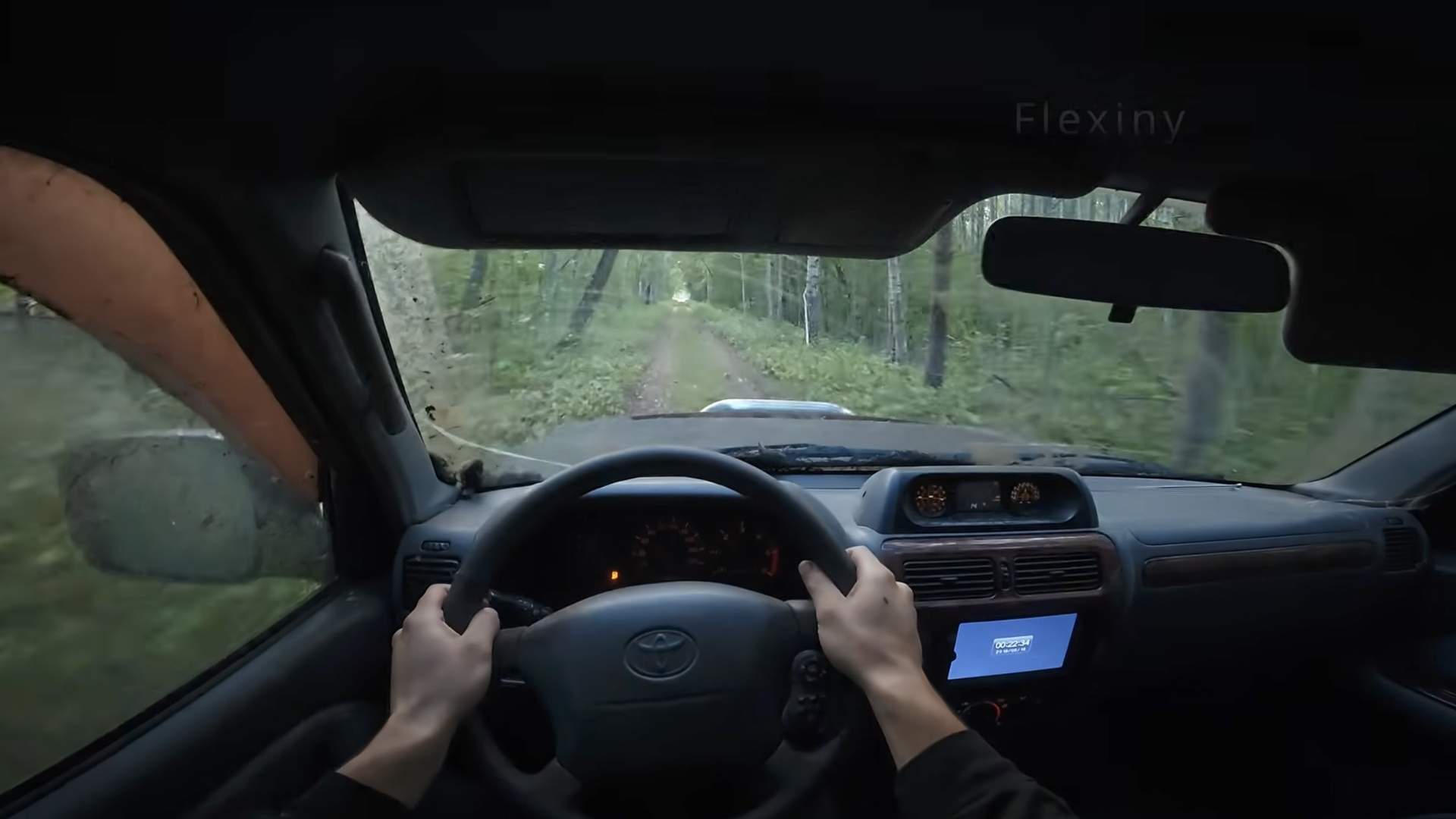 Toyota Land Cruiser Prado простоял пять лет во дворе, но снова завелся 4 Toyota Land Cruiser Prado простоял пять лет во дворе, но снова завелся