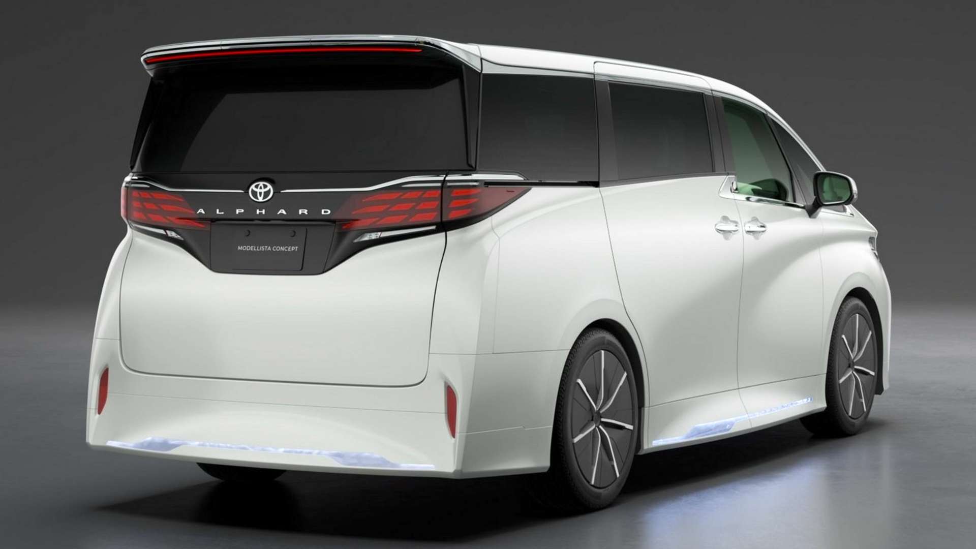 Toyota Alphard экстренно обновят из-за конкуренции с новым Nissan Elgrand
