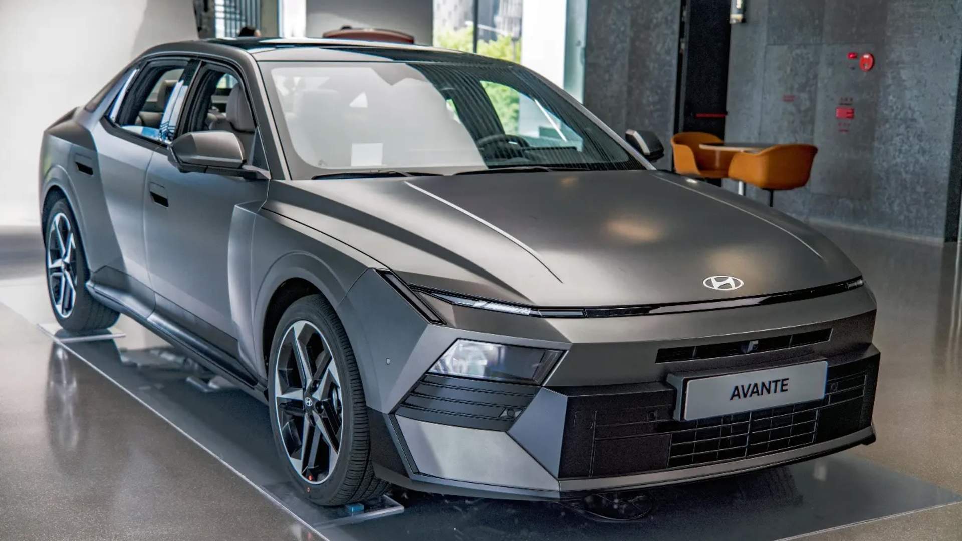 Hyundai Avante, сменивший поколение, стал бестселлером в Корее: продажи выросли в 5 раз 2 Hyundai Avante, сменивший поколение, стал бестселлером в Корее: продажи выросли в 5 раз