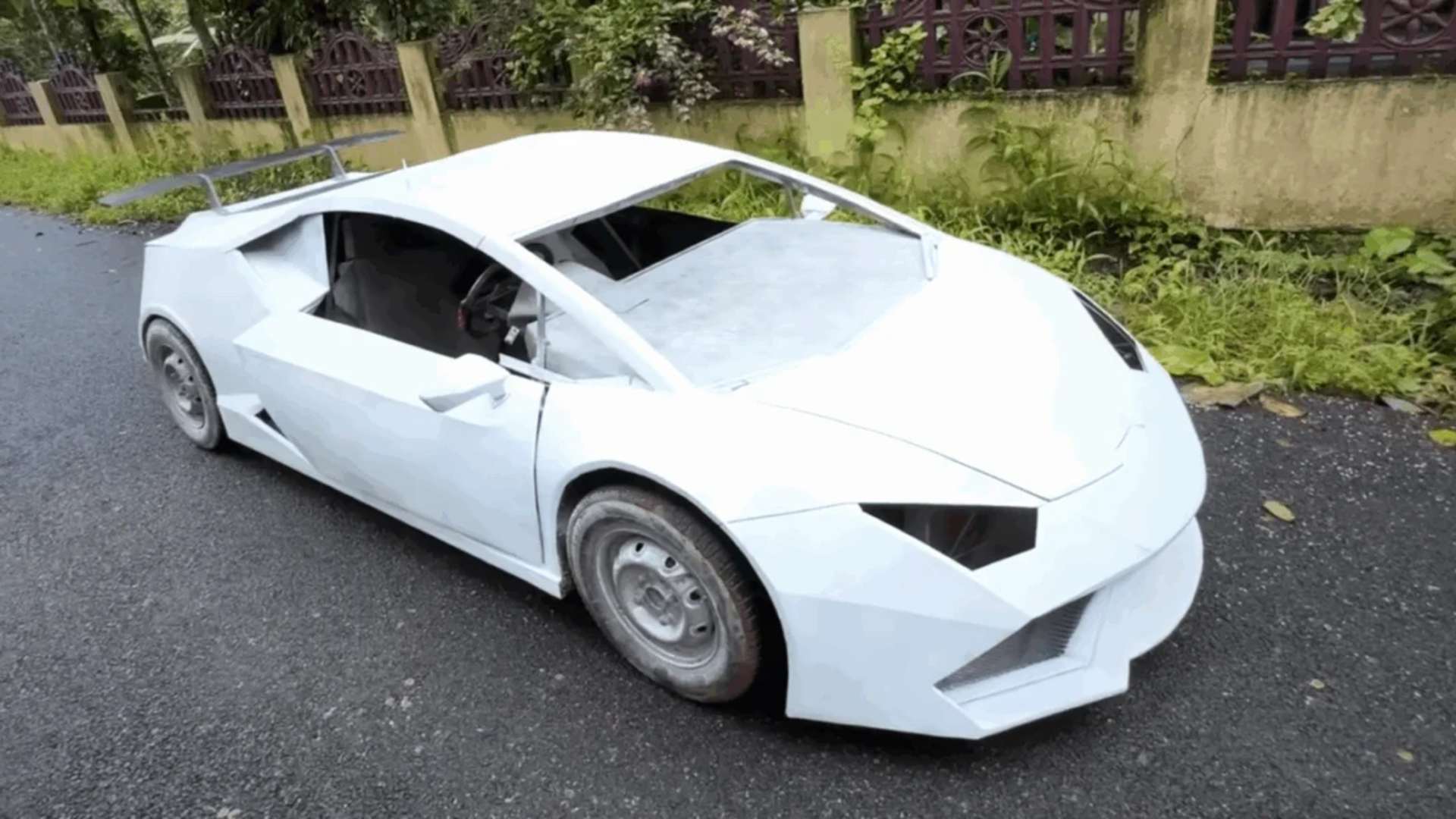Индиец собрал самодельную Lamborghini Huracan: мотор от Suzuki, а запчасти со свалки