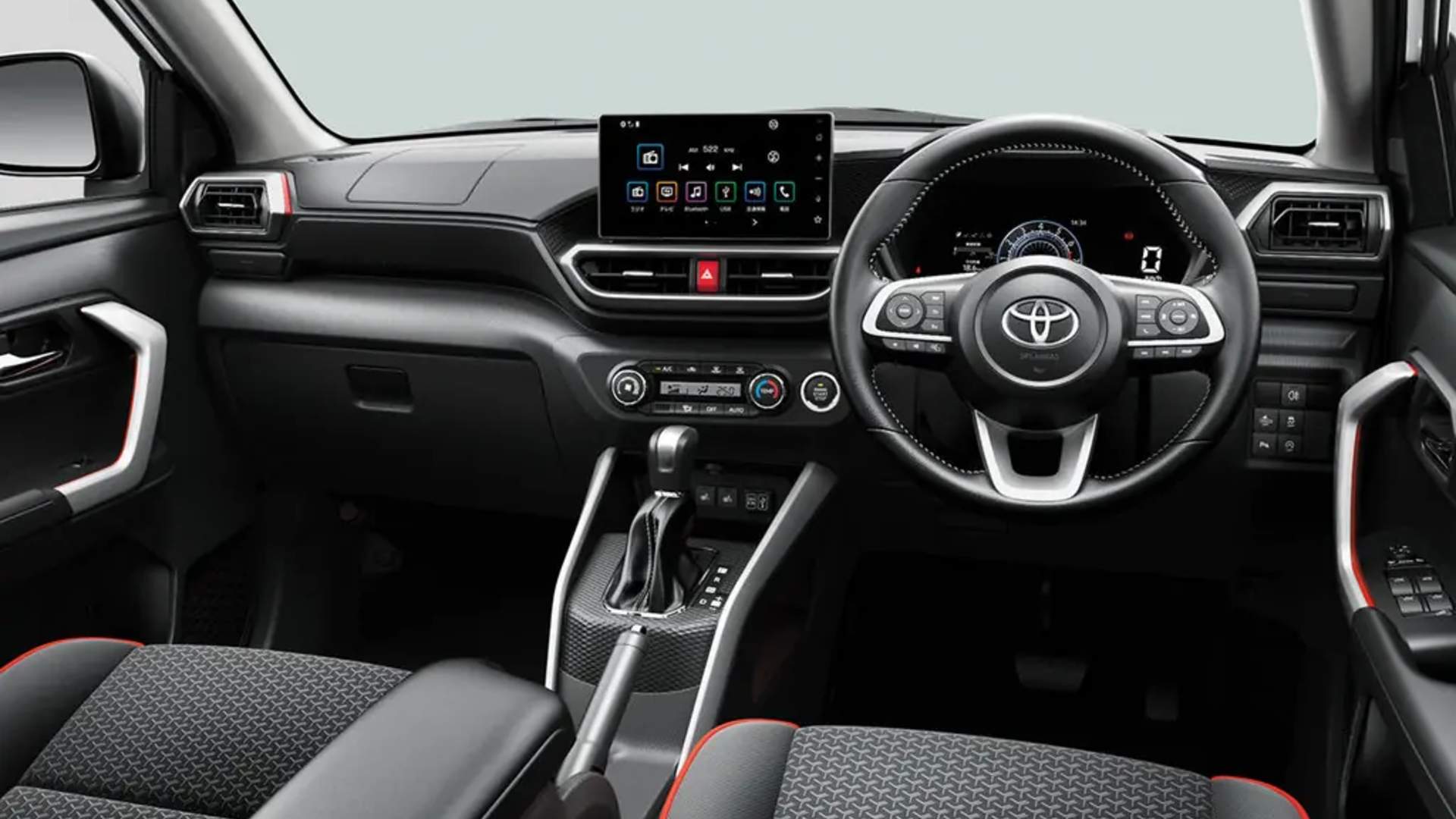 Бюджетный кроссовер Toyota длиной менее 4 метров готовят к мини-рестайлингу