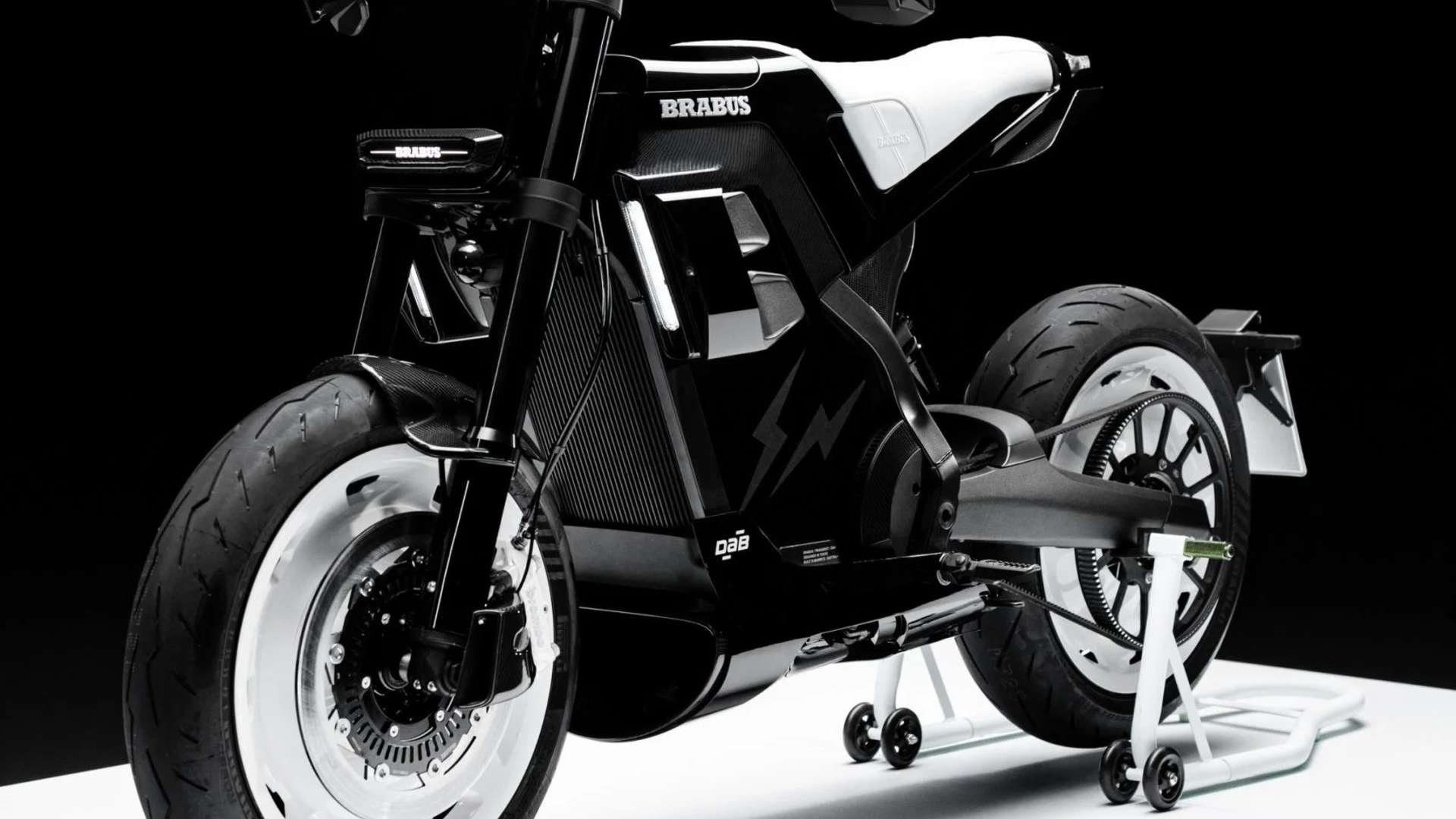 Представлен электрический мотоцикл BRABUS URBAN E FRAGMENT EDITION за 5 млн рублей