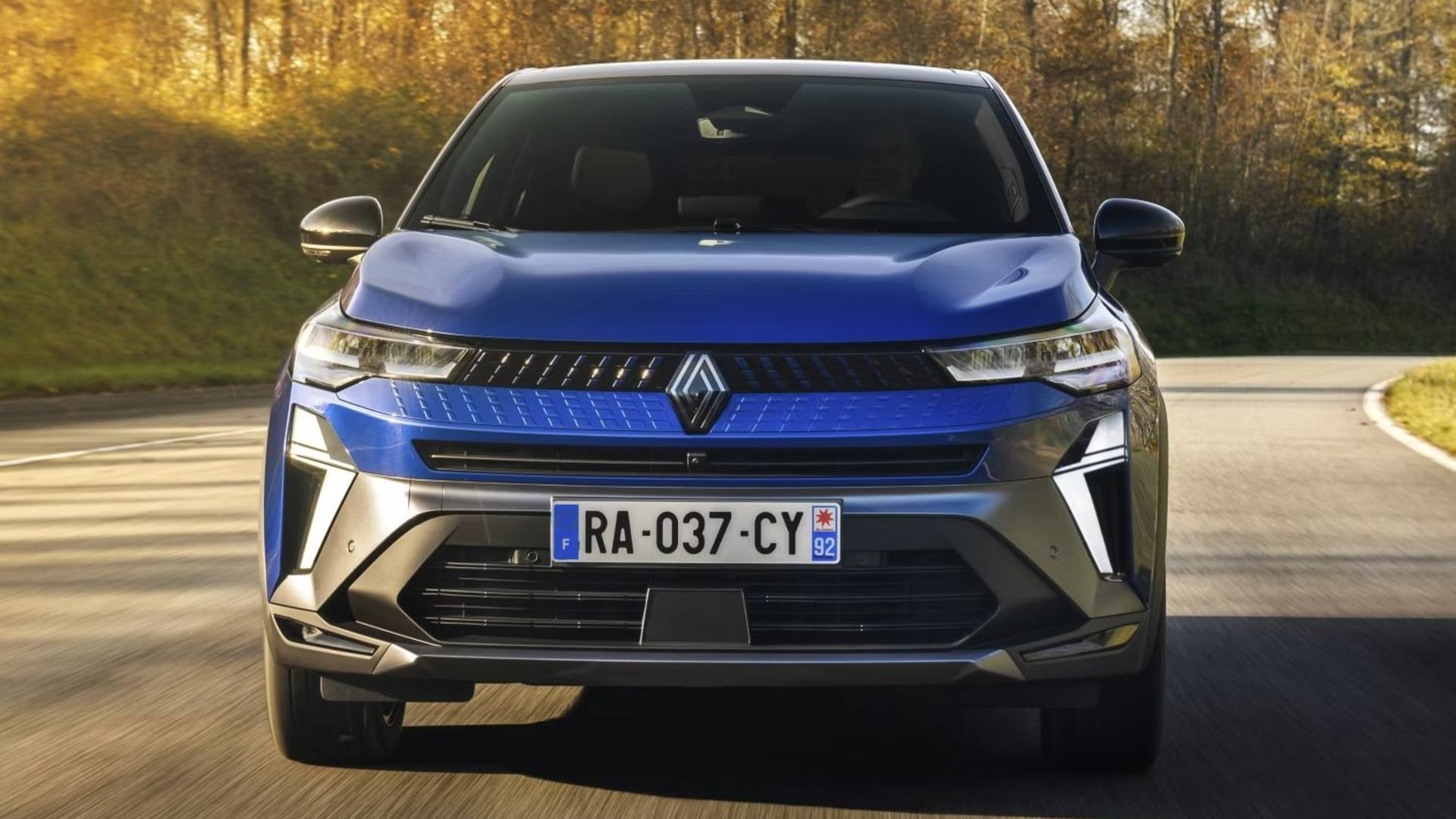 В Россию вернули Renault Captur: цена – дороже 3 млн рублей 1 В Россию вернули Renault Captur: цена – дороже 3 млн рублей