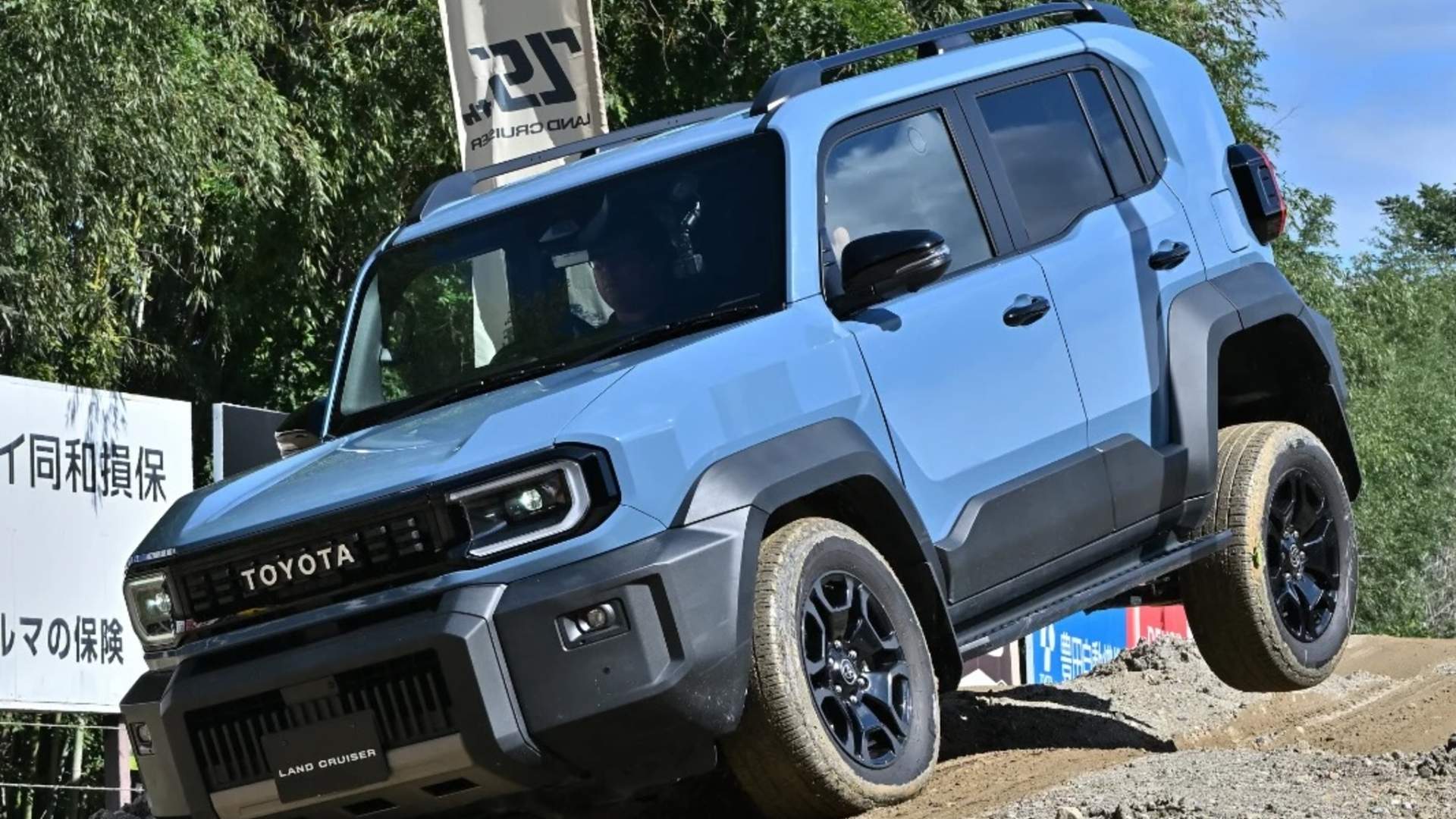 Toyota Land Cruiser FJ проверили в Японии на асфальте и бездорожье 1 Toyota Land Cruiser FJ проверили в Японии на асфальте и бездорожье