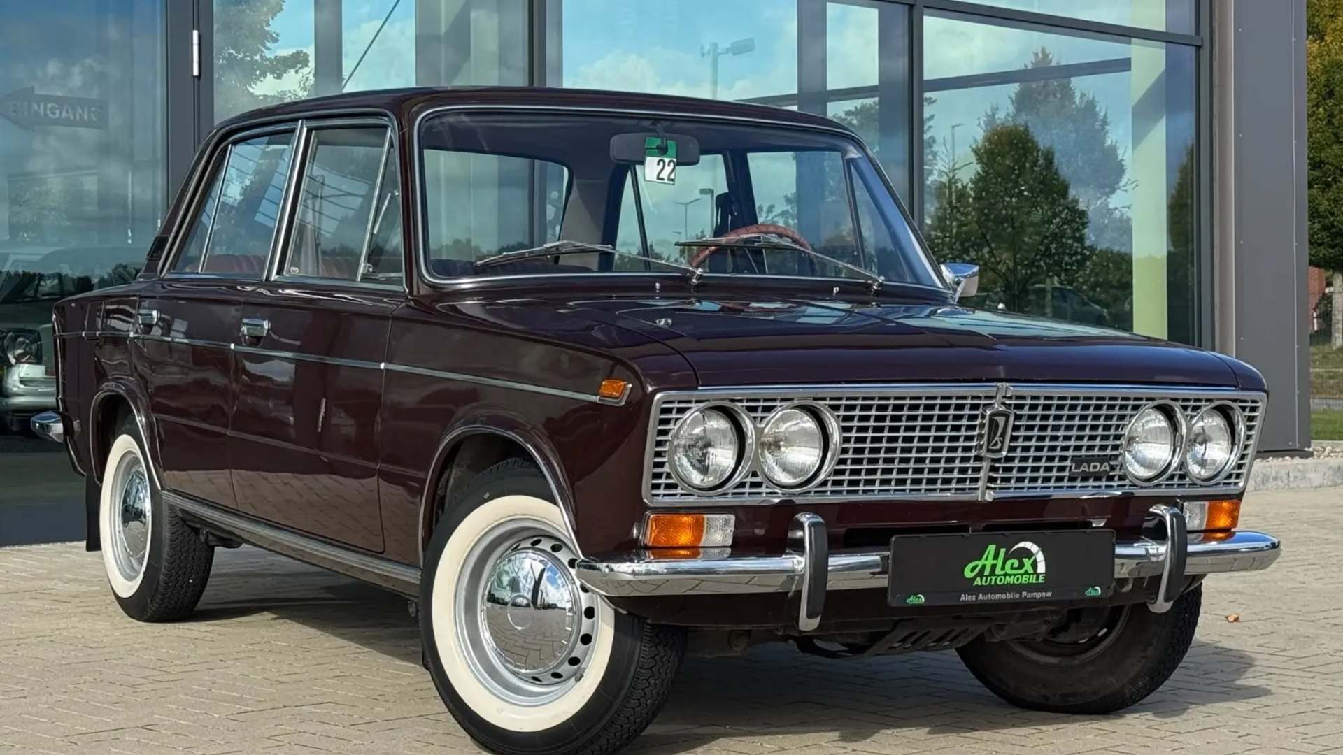 47-летний VAZ 2103 в идеальном состоянии продают в Европе по цене новой Lada Granta