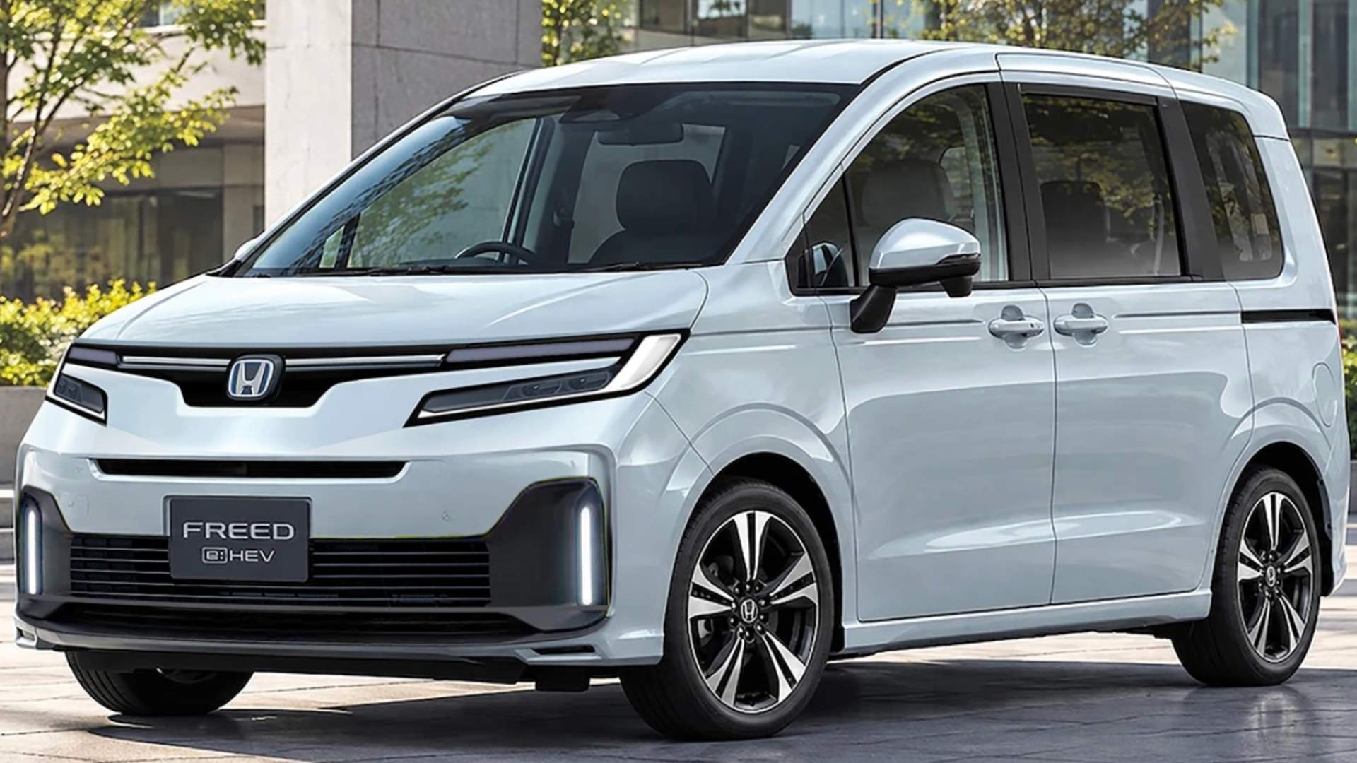Рестайлинговый Honda Freed показан неофициально